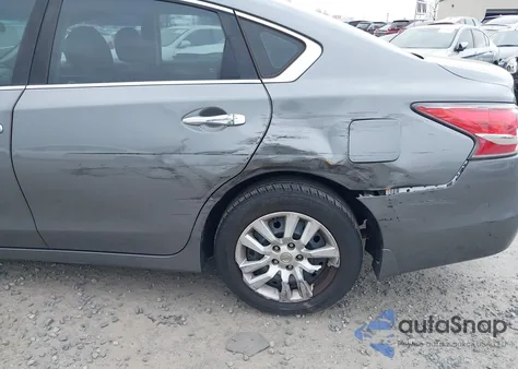 2015 Nissan Altima 2.5 S из США, поврежденный, VIN 1N4AL3AP1FC446793